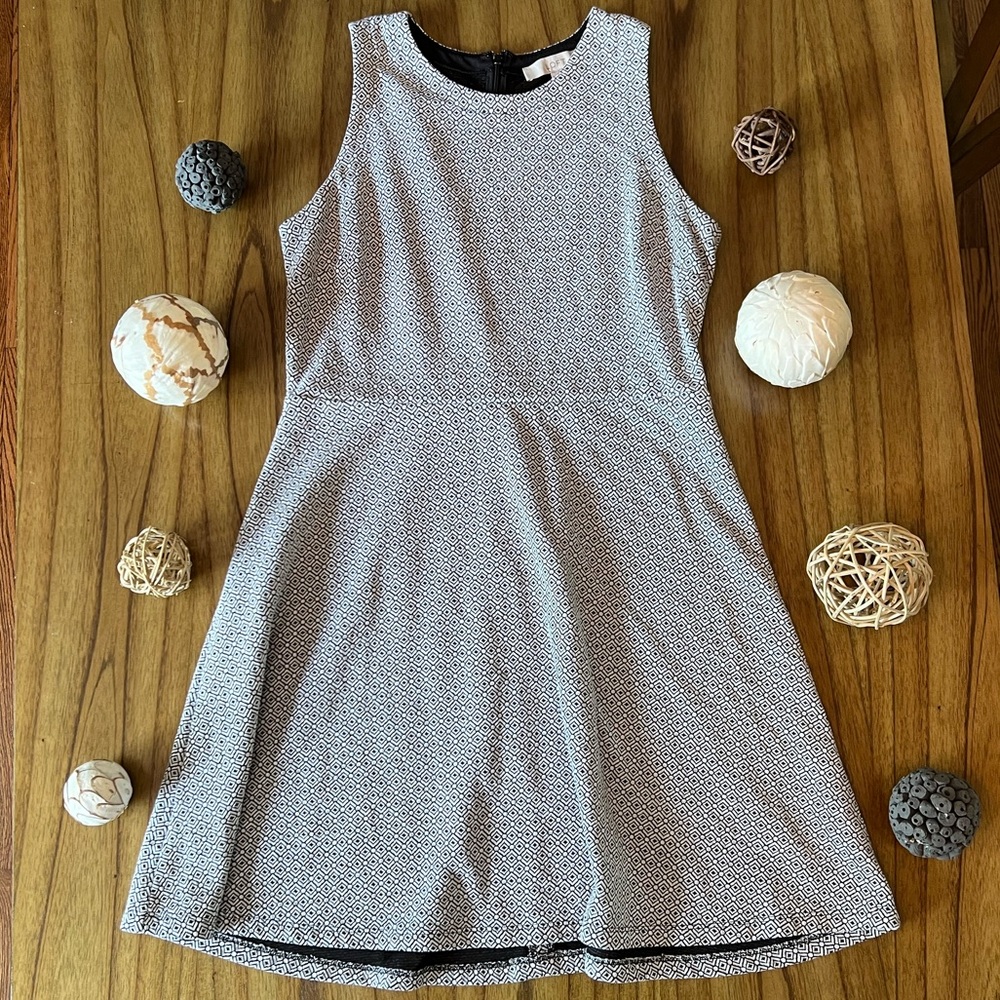 ANN TAYLOR LOFT Black and White Geometric Shape Fit and Flare Dress 10P